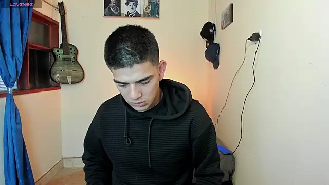 Snapshot of Ares_Johnson chatting on January 31, 8:54 pm Ares Johnson online show from January 31, 8:54 pm