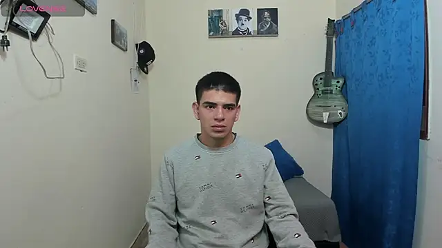 Snapshot of Ares_Johnson chatting on February 9, 1:22 am Ares Johnson online show from February 9, 1:22 am