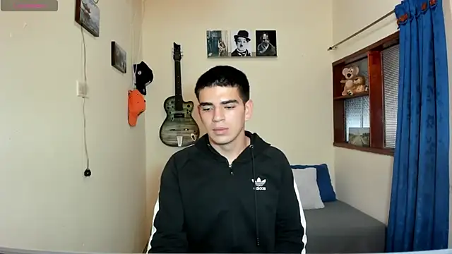 Snapshot of Ares_Johnson chatting on February 12, 8:18 pm Ares Johnson online show from February 12, 8:18 pm