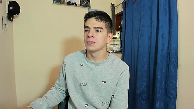 Snapshot of Ares_Johnson chatting on March 10, 12:04 pm Ares Johnson online show from March 10, 12:04 pm