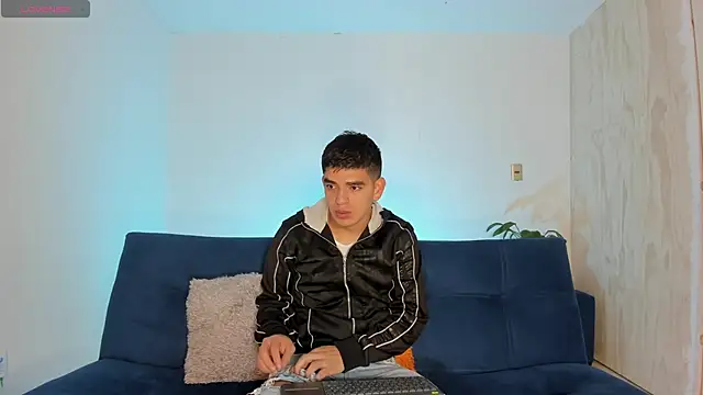 Snapshot of Ares_Johnson chatting on September 10, 2:06 pm Ares Johnson online show from September 10, 2:06 pm
