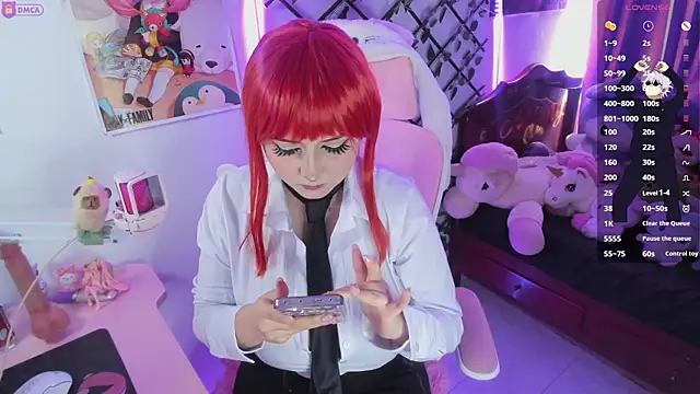 Snapshot of MaddyFooxx chatting on October 31, 2:51 pm MaddyFooxx online show from October 31, 2:51 pm