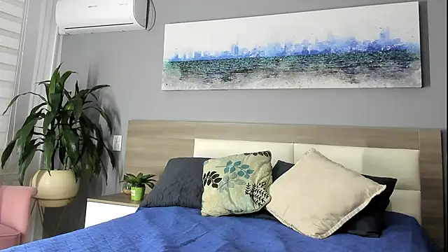 rebeca cortez  online show from April 18, 5:39 pm