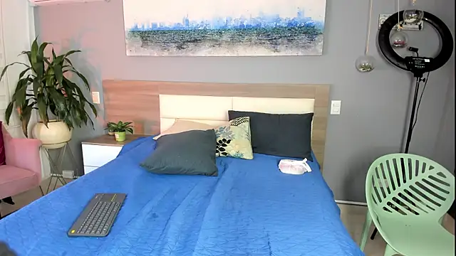 rebeca cortez  online show from April 21, 4:34 pm