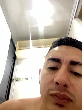 DanielGomez9 online show from December 8, 7:43 pm