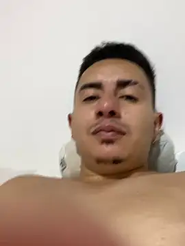 DanielGomez9 online show from December 12, 3:32 am