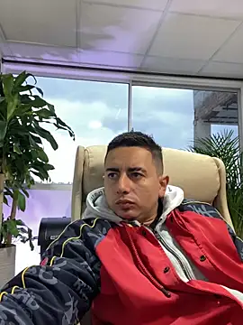 DanielGomez9 online show from December 28, 10:44 pm