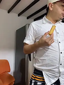 DanielGomez9 online show from January 24, 12:20 am