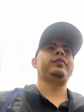 DanielGomez9 online show from February 6, 10:10 pm