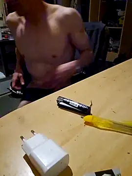 Snapshot of v4Tomasgrau9 chatting on April 9, 10:26 pm v4Tomasgrau9 online show from April 9, 10:26 pm