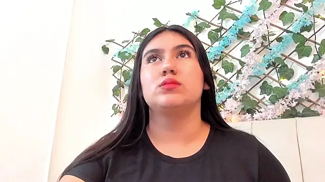 Snapshot of LexiiBloom chatting on October 12, 10:47 am LexiiBloom online show from October 12, 10:47 am