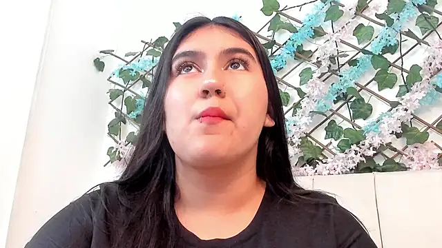 Snapshot of LexiiBloom chatting on October 17, 10:29 am LexiiBloom online show from October 17, 10:29 am