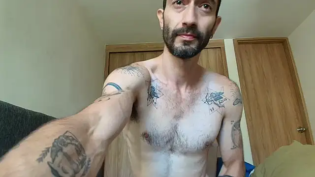 Snapshot of ALEJANDRO_BIGCOCK chatting on May 31, 2:35 pm ALEJANDRO BIGCOCK online show from May 31, 2:35 pm