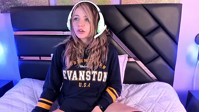 Annie mone online show from December 17, 8:21 pm