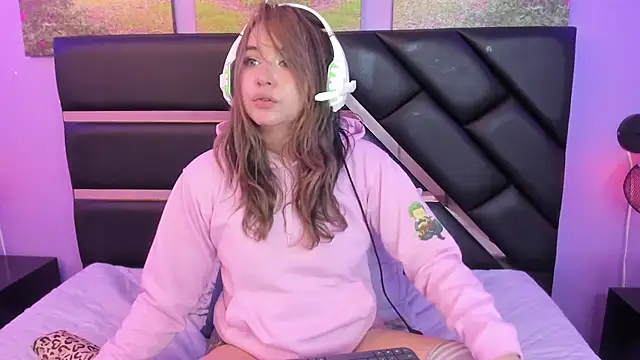 Annie mone online show from March 20, 8:40 pm