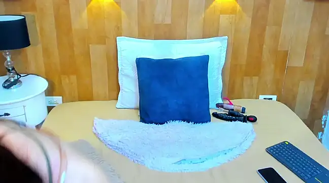 Snapshot of marianaa90 chatting on February 25, 3:27 pm marianaa90 online show from February 25, 3:27 pm