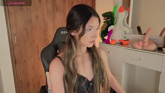 Snapshot of jessy__01 chatting on October 28, 1:53 am jessy  01 online show from October 28, 1:53 am