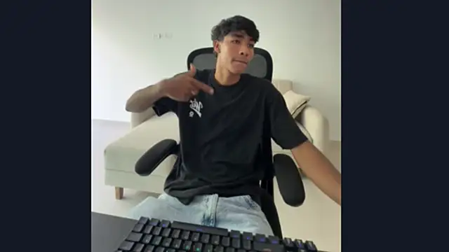 Tyler prince online show from November 27, 6:43 pm