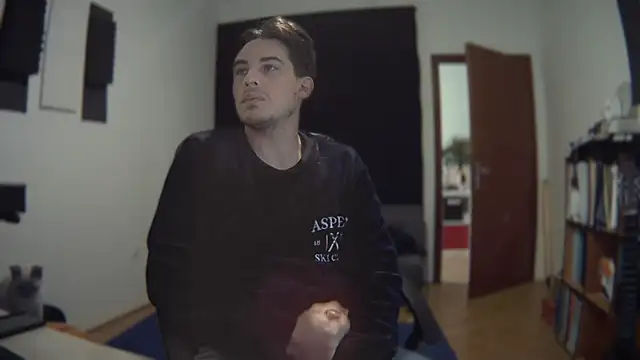 Snapshot of abe_in_red chatting on January 15, 10:24 pm abe in red online show from January 15, 10:24 pm