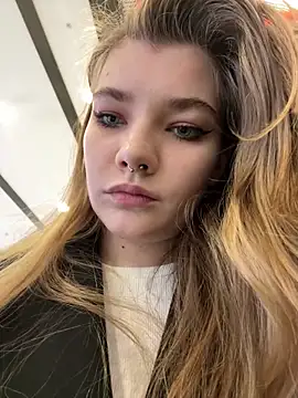 Snapshot of Holy_Tereza chatting on December 4, 3:10 pm Holy Tereza online show from December 4, 3:10 pm