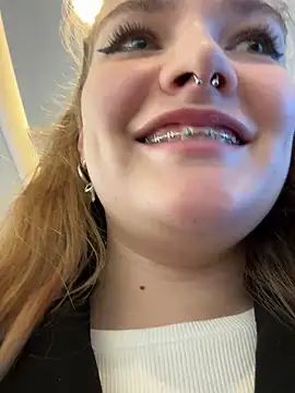 Snapshot of Holy_Tereza chatting on December 7, 3:41 pm Holy Tereza online show from December 7, 3:41 pm