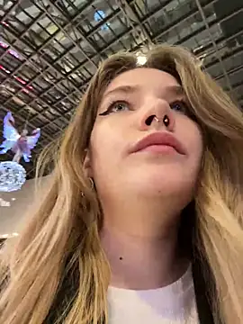 Snapshot of Holy_Tereza chatting on December 8, 3:45 pm Holy Tereza online show from December 8, 3:45 pm