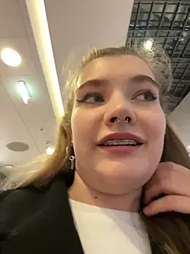 Snapshot of Holy_Tereza chatting on December 10, 3:44 pm Holy Tereza online show from December 10, 3:44 pm