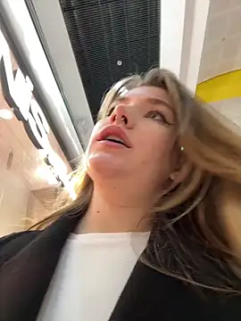 Snapshot of Holy_Tereza chatting on December 13, 6:05 pm Holy Tereza online show from December 13, 6:05 pm