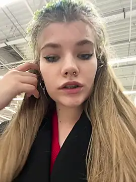 Snapshot of Holy_Tereza chatting on December 20, 6:13 pm Holy Tereza online show from December 20, 6:13 pm