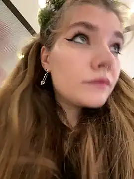 Snapshot of Holy_Tereza chatting on December 21, 6:44 pm Holy Tereza online show from December 21, 6:44 pm