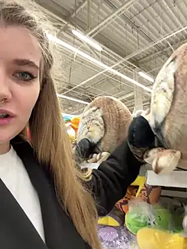 Snapshot of Holy_Tereza chatting on January 7, 6:24 pm Holy Tereza online show from January 7, 6:24 pm