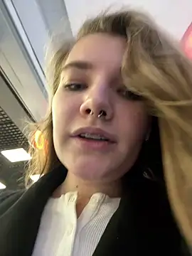 Snapshot of Holy_Tereza chatting on January 17, 6:23 pm Holy Tereza online show from January 17, 6:23 pm