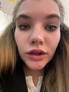 Snapshot of Holy_Tereza chatting on March 7, 6:22 pm Holy Tereza online show from March 7, 6:22 pm