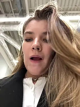 Snapshot of Holy_Tereza chatting on March 11, 3:23 pm Holy Tereza online show from March 11, 3:23 pm