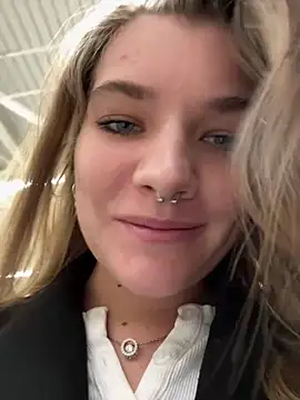 Snapshot of Holy_Tereza chatting on March 21, 3:13 pm Holy Tereza online show from March 21, 3:13 pm