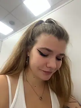 Snapshot of Holy_Tereza chatting on November 15, 3:52 pm Holy Tereza online show from November 15, 3:52 pm