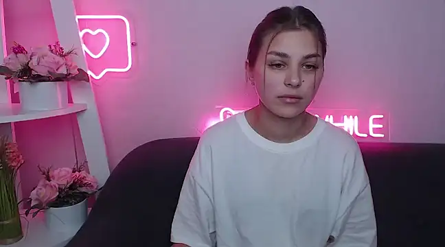 MilanaAngelAs online show from January 13, 5:44 am