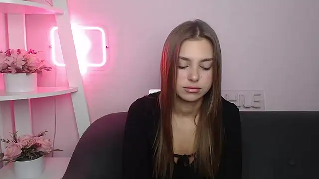 MilanaAngelAs online show from October 13, 8:31 pm