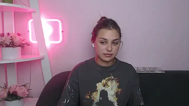 MilanaAngelAs online show from October 28, 8:44 pm