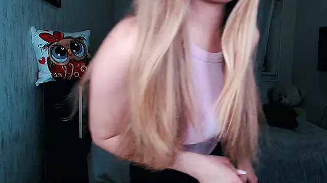 Snapshot of _KittyBoo chatting on November 22, 7:18 am KittyBoo online show from November 22, 7:18 am