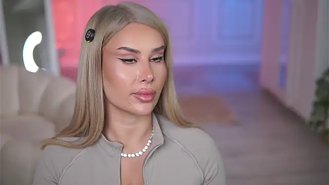 EvaZane online show from February 2, 8:40 pm