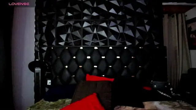 charlottemeyerr online show from January 12, 6:16 pm