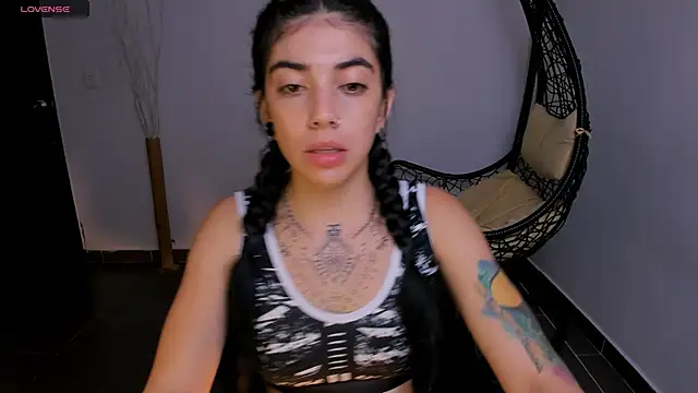 Nina-monroe online show from March 11, 11:15 pm