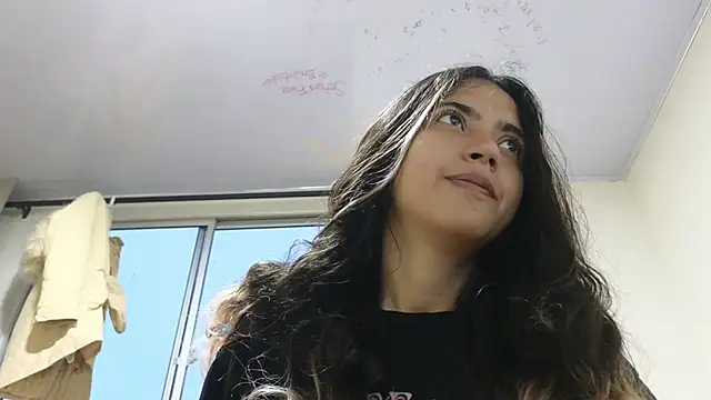 Snapshot of ViolettaSummer chatting on February 21, 11:11 am ViolettaSummer online show from February 21, 11:11 am