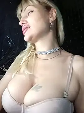 Snapshot of Freya_Milf chatting on November 29, 1:25 pm Freya Milf online show from November 29, 1:25 pm