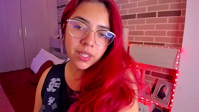 Snapshot of Rousse_Collinss chatting on December 24, 4:44 am Rousse Collinss online show from December 24, 4:44 am