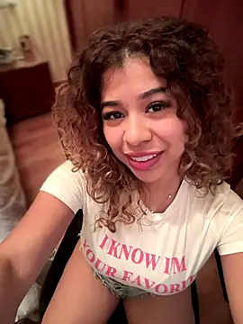 LEONCITA  online show from December 16, 5:18 pm