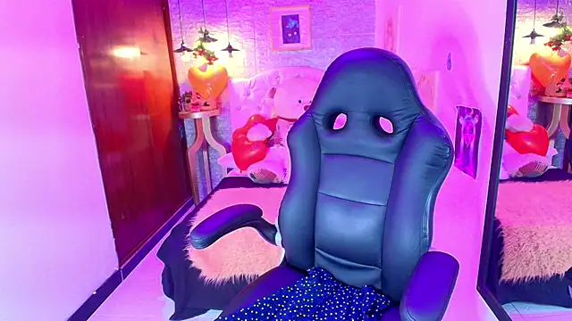 REDHOTTER  online show from March 7, 8:00 pm