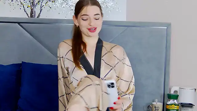 NicoleRosss online show from October 15, 5:18 am