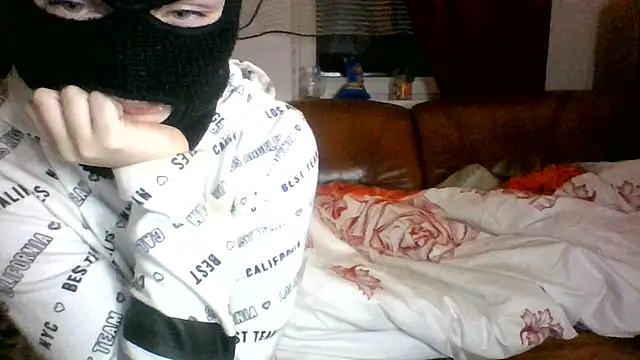 Snapshot of _xPani_x2 chatting on December 1, 4:29 pm  xPani x2 online show from December 1, 4:29 pm